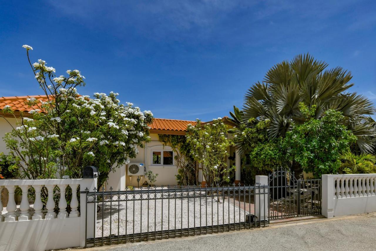 Villa Swiss Paradise With Private Pool Palm Beach Extérieur photo