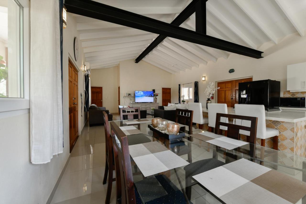 Villa Swiss Paradise With Private Pool Palm Beach Extérieur photo